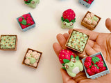 Strawberry Frogs Clicker/ Red